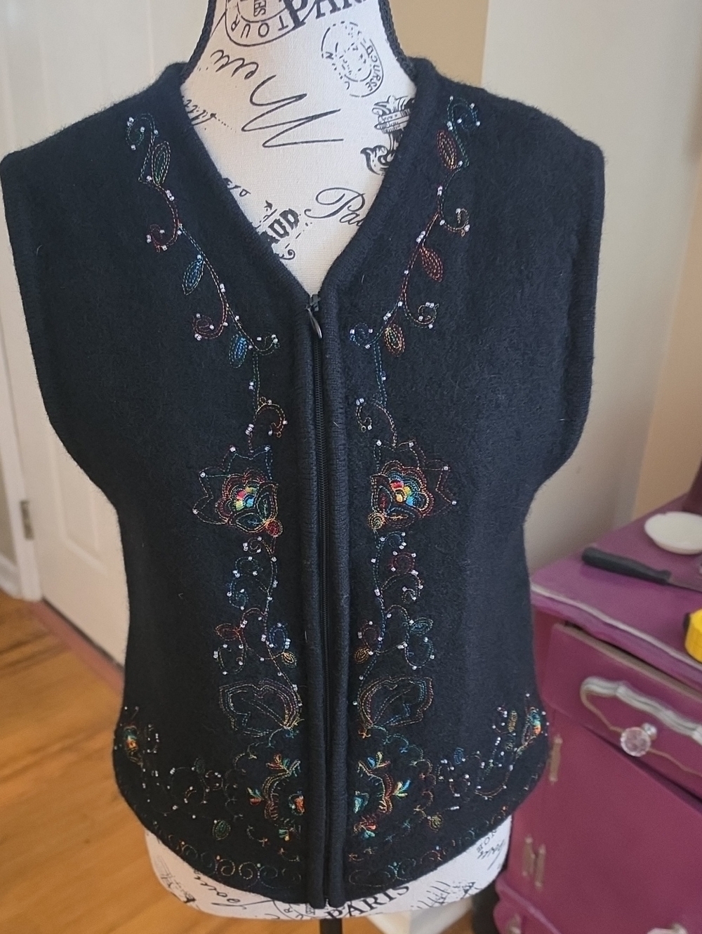 Bechamel Black V-Neck Sweater Vest with Multicolor Floral Embroidery